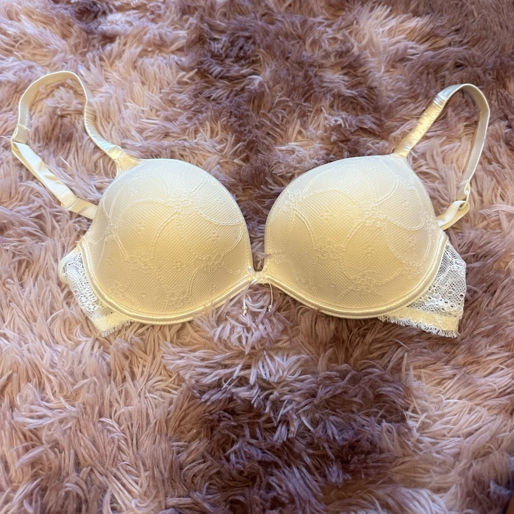 NWOT Passionata White Lace Bra 32C Wedding White Bride Bra Ladies Intimates